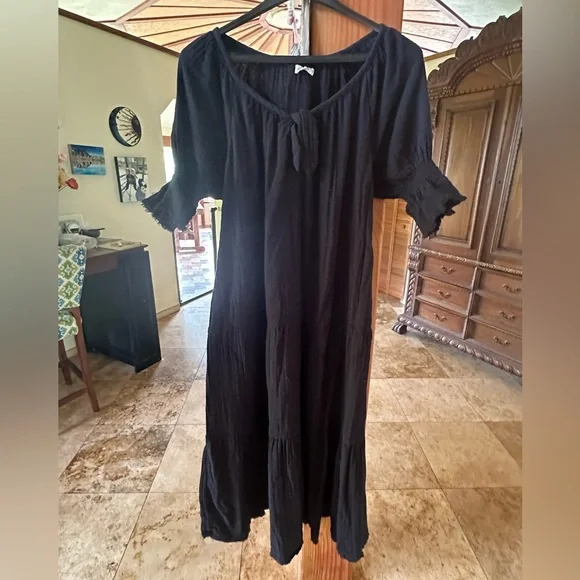 Natural Life Sienna Gauzy Black Maxi Dress
 Very comfy and has pockets - Picture 3 of 3